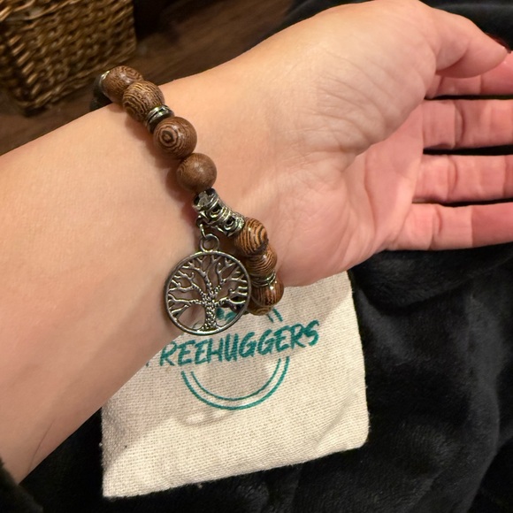 Tree hugger bracelet - Picture 5 of 5